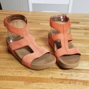 Fitflop brand ankle strap sandals. Peach color.